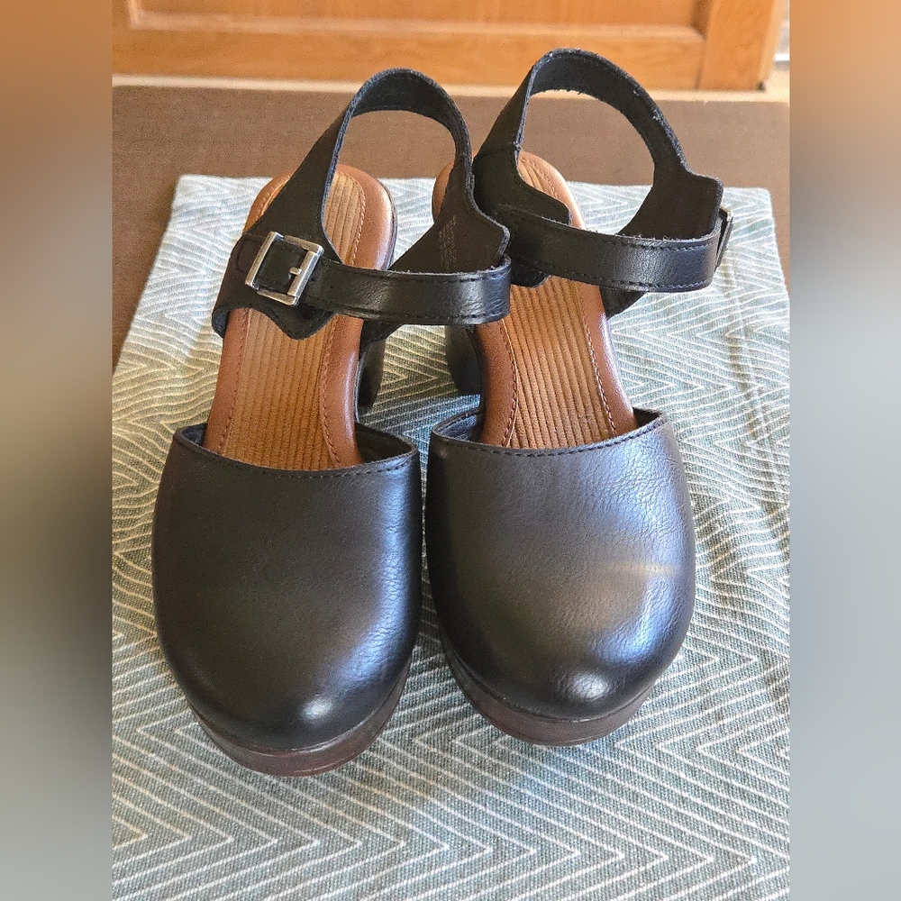 B.O.C Black Leather Clogs Size 8